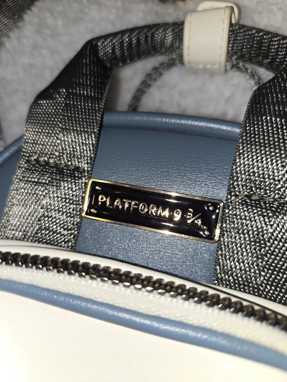 Bioworld Cream and Blue Harry Potter Character Crossbody Bag - Picture 5 of 15